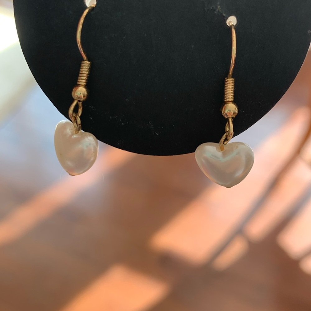 NWOT Pearl Heart Earrings